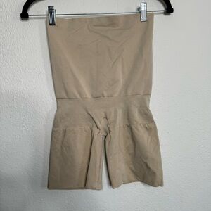 Assets by Spanx Pull-On Shapewear Shorts | Size 1X